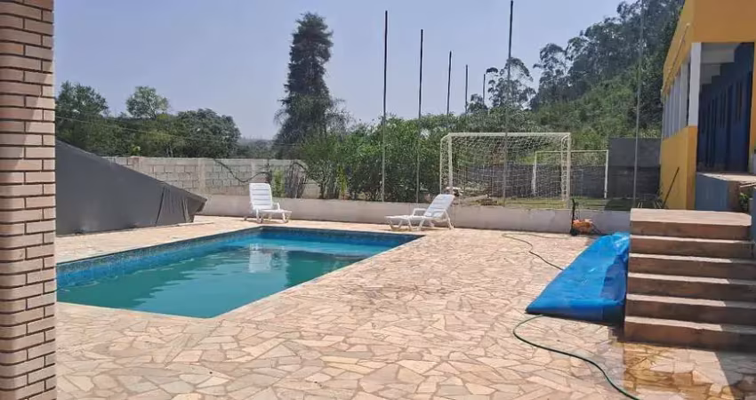 Chàcara com piscina aquecida pronta para morar ou renda extra