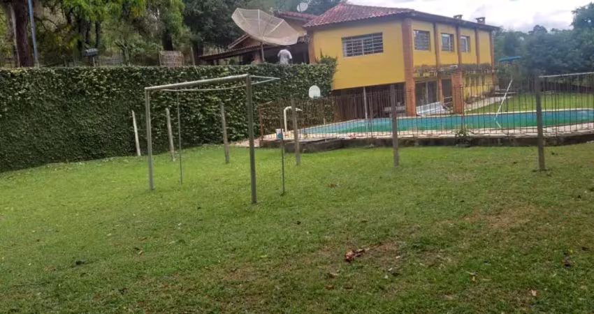 Sitio à venda, casa 2 dormitórios 12.000 metros quadrados, lago com peixe, casa de caseiro
