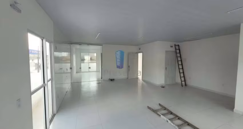 Sala comercial na av. principal do espinheiros  com 90 m²