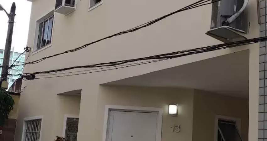 EXCELENTE CASA DE VILA COM PERFIL FAMILIAR PLANEJADA COM TODA SEGURANÇA,