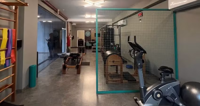 Excelente oportunidade de adquirir uma loja no bairro abraão, florianópolis. localizada na rua manoel félix cardoso, esta loja faz parte do empreendimento b_wax e oferece uma área privativa de 128,84 