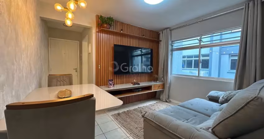 Apartamento ideal no bairro estreito em florianópolis! com 43,97 m² de área privativa, este imóvel conta com 2 dormitórios, 1 banheiro social e uma vaga de garagem. localizado na rua henrique boiteux,