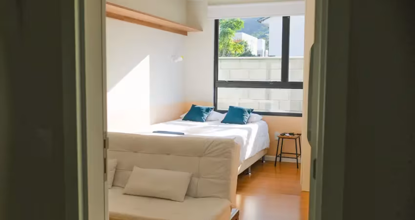 Stúdio à venda em florianópolis. com 23m² de área privativa, este imóvel dispõe de ar condicionado, armário embutido e está mobiliado, pronto para morar. localizado na rua da quaresmeira roxa, 465, o 