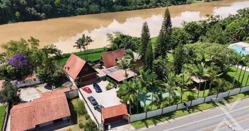 Casa com 4 quartos à venda em Poço Grande, Gaspar 