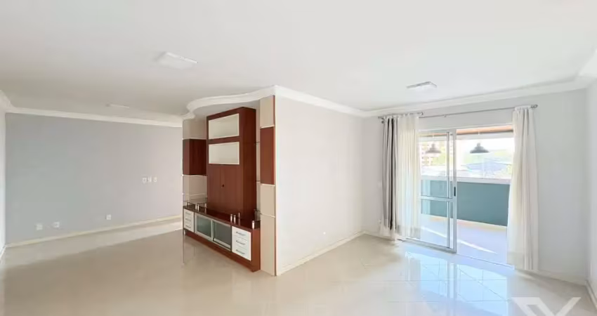 Apartamento com 3 quartos para alugar no Velha, Blumenau 