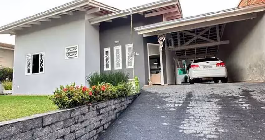 Casa com 3 quartos e uma bela área de lazer para aproveitar com sua família!!