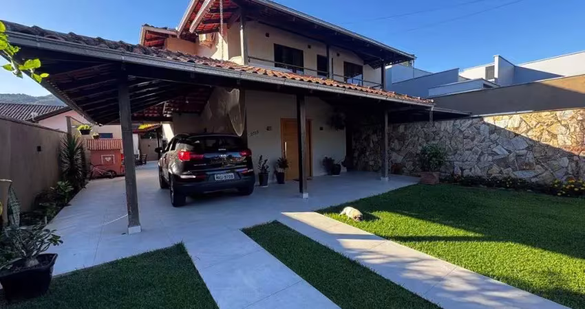 Casa alto padrão Ilha da Figueira