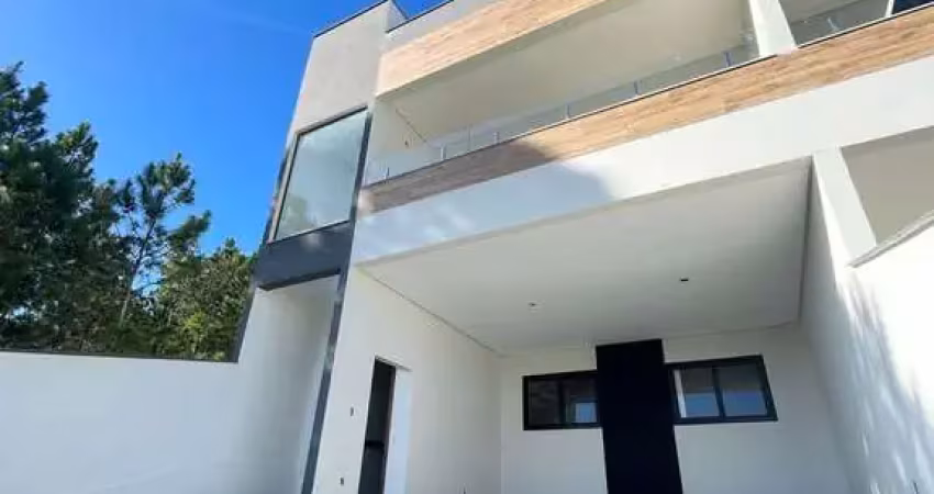 Geminado de auto padrão com área de festa piscina! Um ótimo padrão de acabamento
