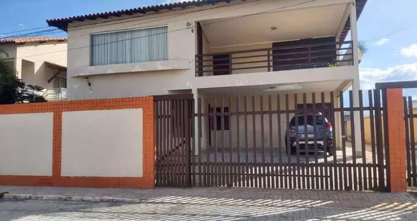 Casa de condomínio para venda possui 800 metros quadrados com 4 quartos
