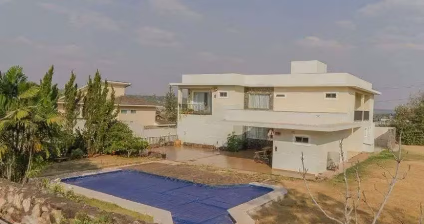 Imóvel para venda tem 1159 metros quadrados com 5 quartos