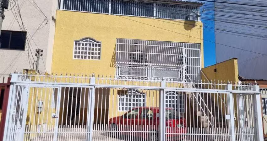 Oportunidade para investidor, vendo prédio dando 1% de renda.