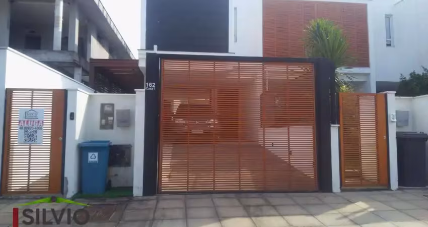 Casa com 3 quartos para alugar na Rua Luiz Henrique Rosa, 162, Lagoa da Conceição, Florianópolis