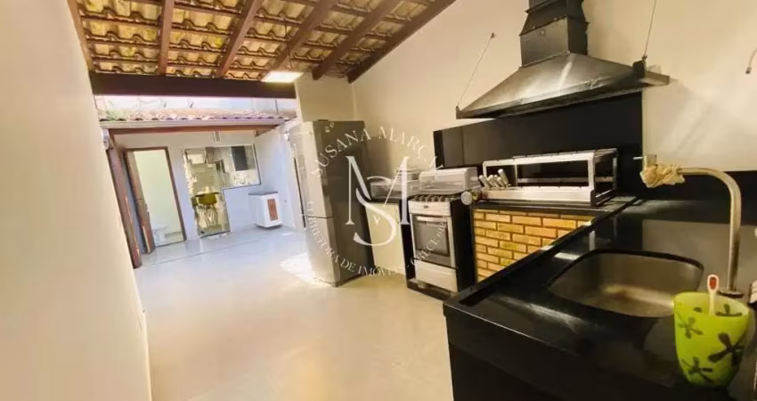 Casa triplex com 3 suítes na praia da ribeira – angra dos reis