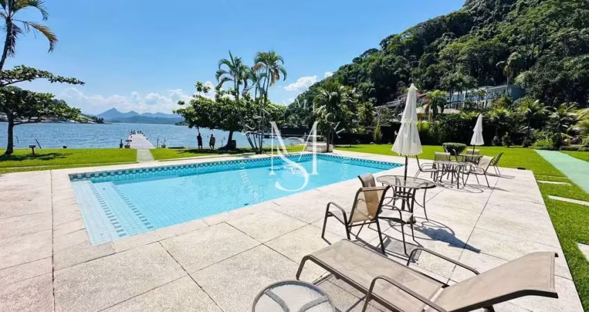 Luxuosa casa em condomínio fechado com marina – angra dos reis