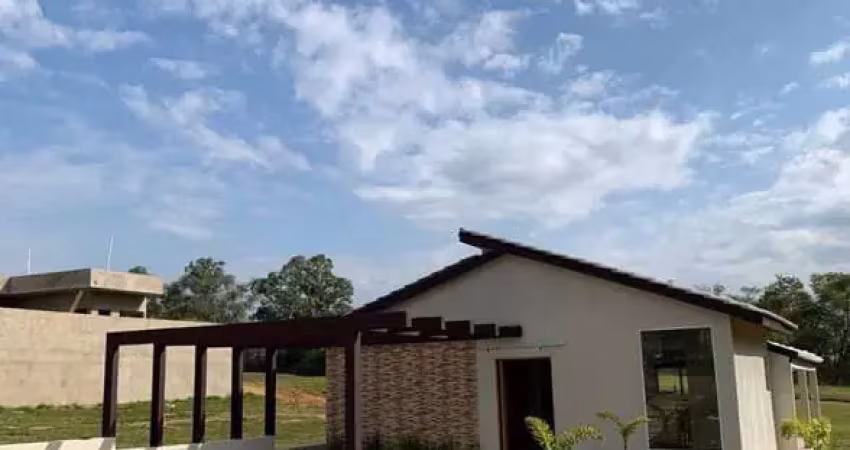 Casa de campo a venda no condomínio ninho verde 1 / porangaba