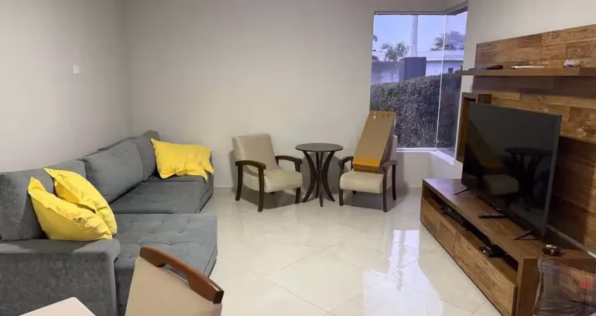 Casa a venda ninho verde 1 - 03 dormitórios, sendo 01 suíte  com piscina aquecida aceita financiamento bancário.