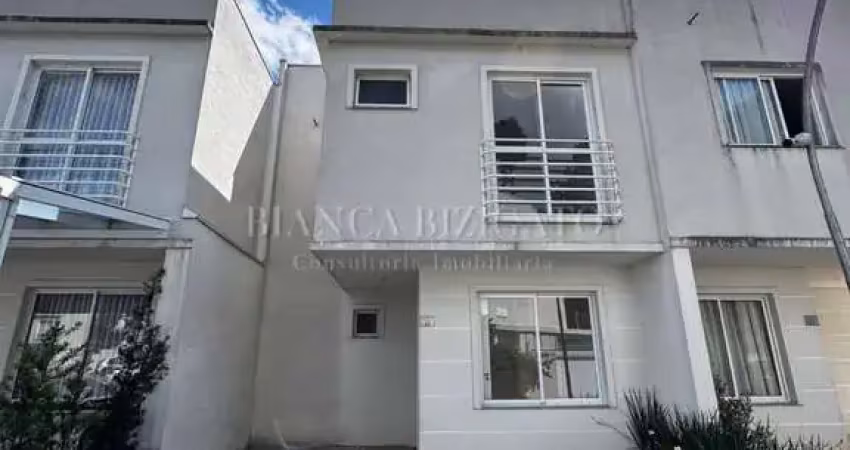 Sobrado Novo, Pronto para Morar, em Condomínio Clube no Abranches!