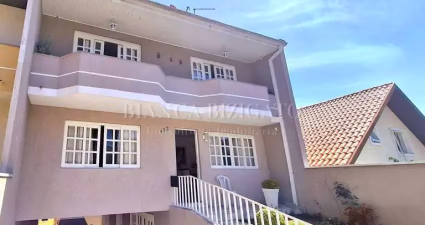 Sobrado ensolarado com 4 quartos, hidro e sacada no guabirotuba!