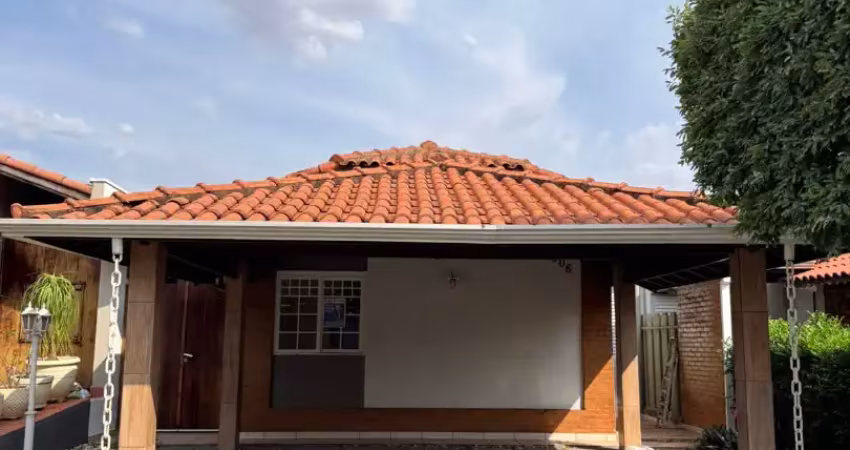 Casa térrea em  condomínio com 3 dormitórios e área c/ churrasqueira