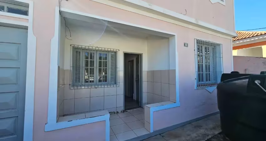 Casa na parada 40 com 2 quartos, varanda e quintal perto do bar rota 40