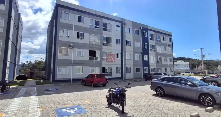 Apartamento de dois quartos no sertão do maruim em condomínio completo