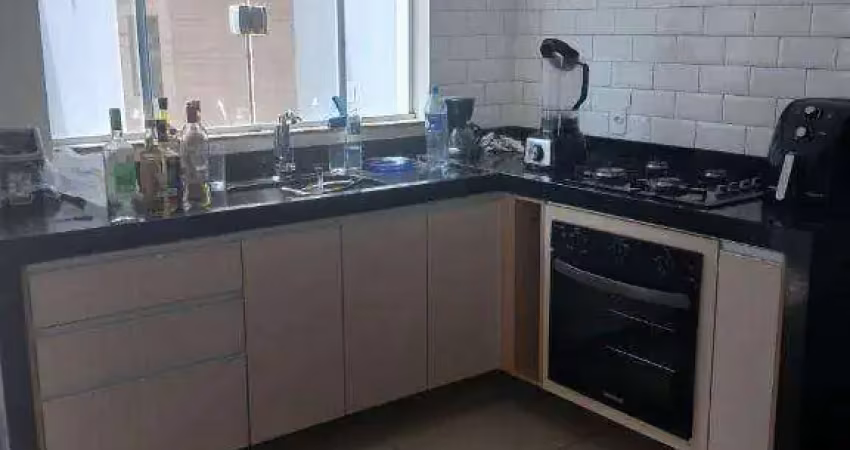 Casa em condomínio com 2 dormitórios à venda, 95 m² por r$ 530.000 - condomínio guarujá - salto/sp