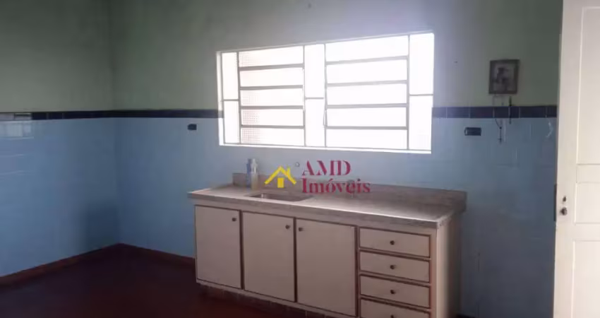 Casa à venda no bairro algodoal com 3 dormitórios, quintal grande.