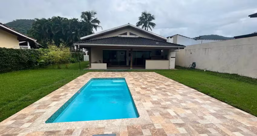 Excelente caso à venda em condomínio no horto florestal ubatuba
