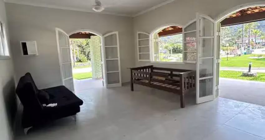 Excelente casa no condomínio park hills para venda ou troca com imóvel em ubatuba.