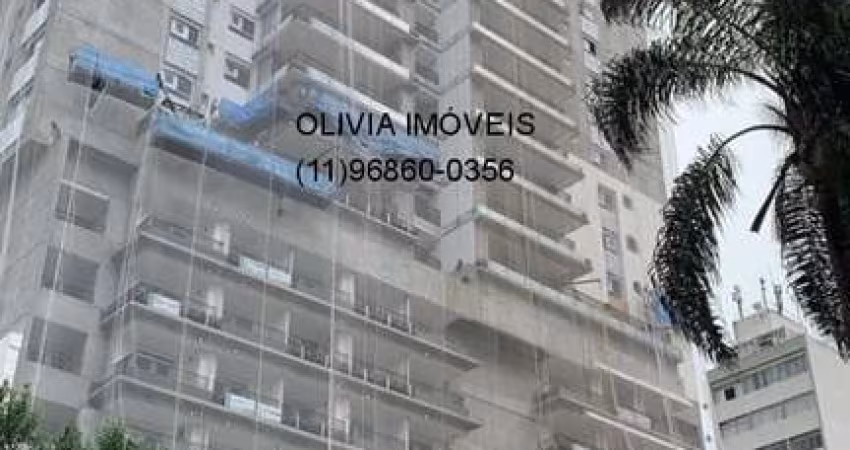 Apartamento a venda com 187Mts, 4 quartos e 2 suítes, 3 vagas em Pinheiros a 200m do Metrô Oscar Freire.