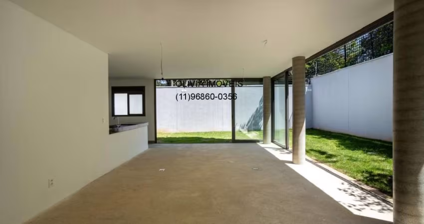 Casa de Alto Padrão com 421mts, 4 suítes, 4 vagas  no Jardim Europa próximo ao Shopping Iguatemi