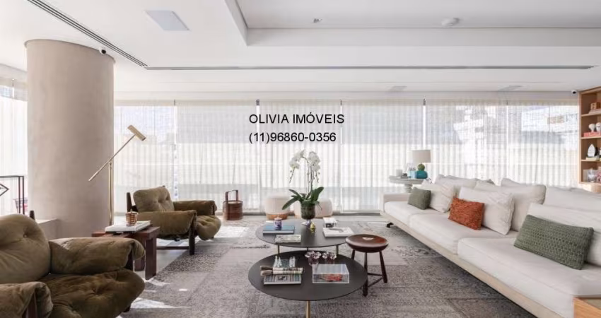 Imperdível Residência de Luxo na Vila Nova Conceição: 4 Quartos, 4 Suítes, 3 Salas, 6 Banheiros, 4 Vagas de Garagem - 251m². Confira!