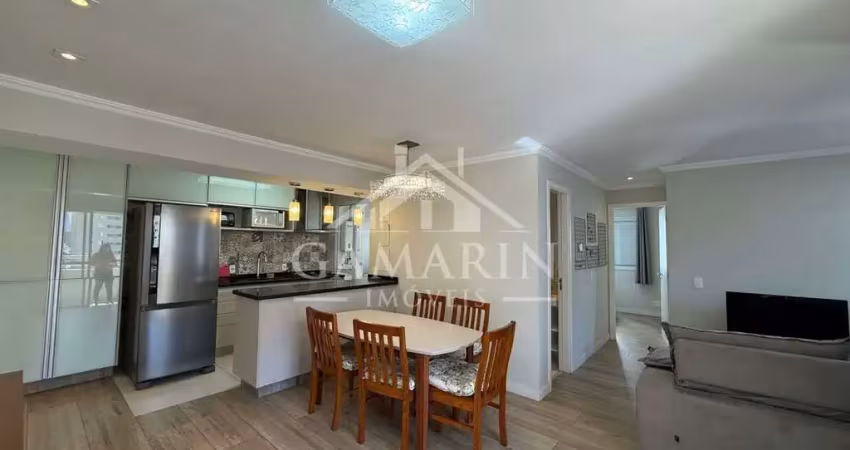 Apartamento de 70m², 2 dormitórios, 1 suíte, vaga de garagem, andar alto, armários planejados .