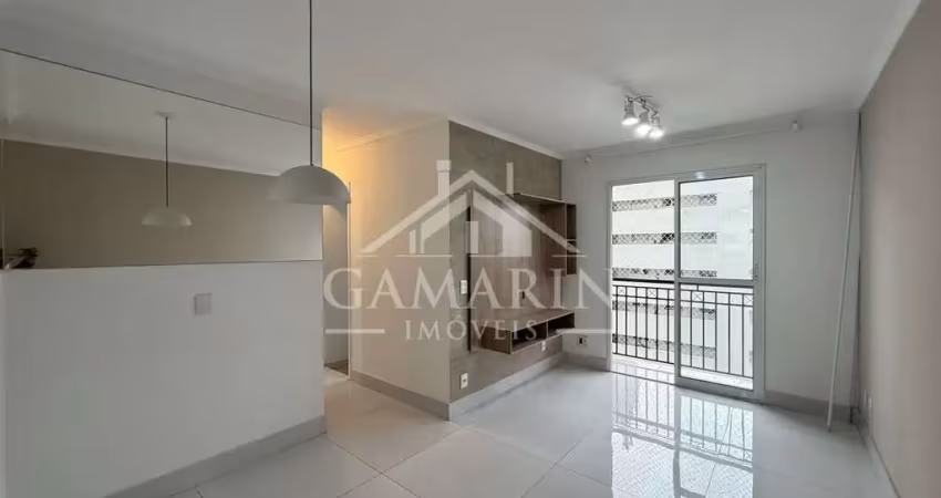 Apartamento de 65m², 3 dormitórios, 1 suíte, armários planejados, vaga de garagem.