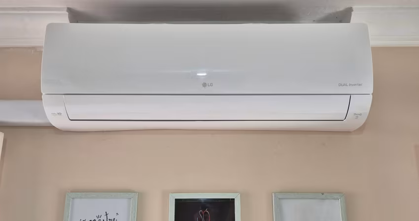 Casa com 2 quartos à venda na Rua Iracitam Moreira Coimbra, Parque Califórnia, Jacareí