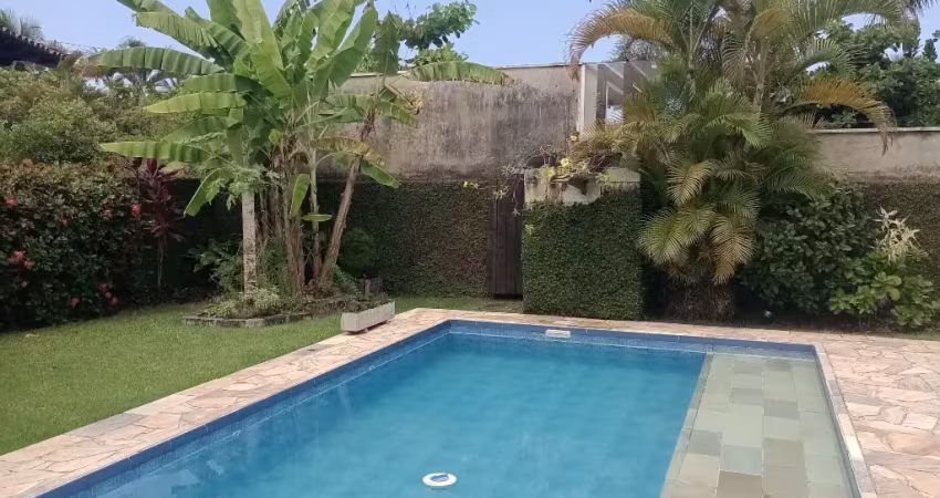 Frente ao mar sobradão 4 suites - 4 varandas - piscina grandona com cascata na propria casa