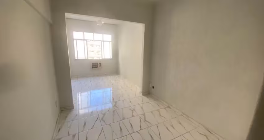 Apartamento com 1 quarto à venda na Avenida Ernani do Amaral Peixoto, 458, Centro, Niterói