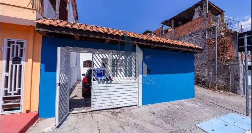 Casa com 3 quartos para alugar na Avenida Antônio Augusto de Lima, 139, Vila Paranaguá, São Paulo