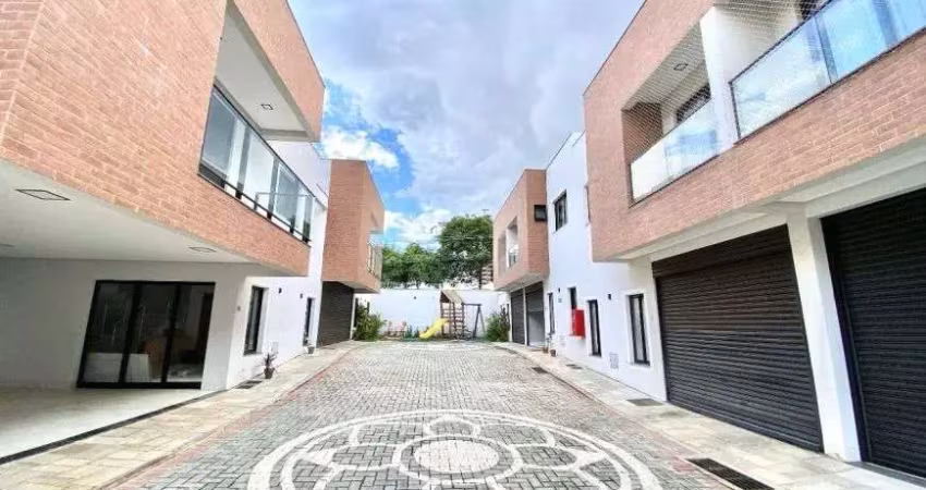 Sobrado em condomínio fechado com 3 quartos no jardim atlântico