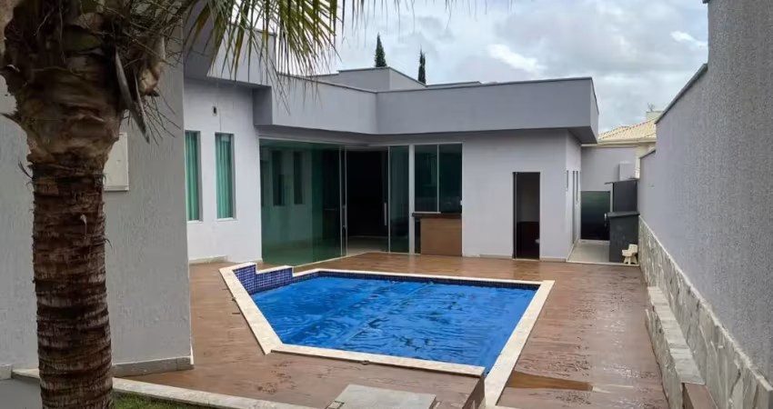 Casa térrea  3 suítes piscina privativa condomínio do lago em goiânia
