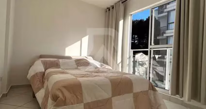 Apartamento com um dormitório e vaga de garagem no portão!