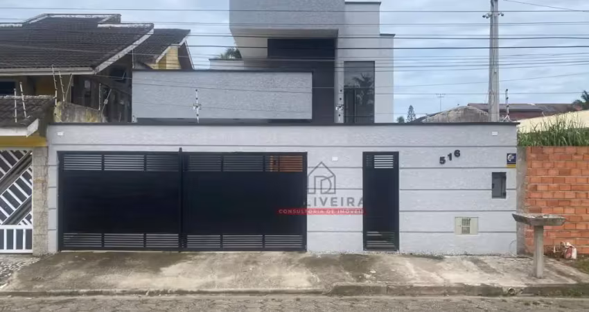 Casa moderna com piscina à venda no centro - peruíbe - sp
