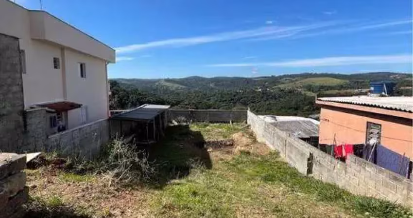 Casa à venda na Rua Amor Perfeito, Parque Aliança, São Roque