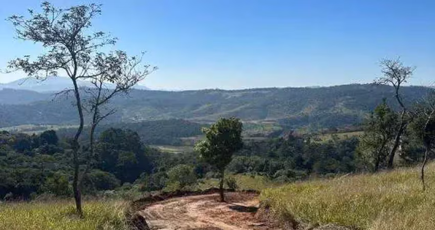 Casa à venda na estrada do  moinho 12520, Vila Darcy Penteado (Mailasqui), São Roque