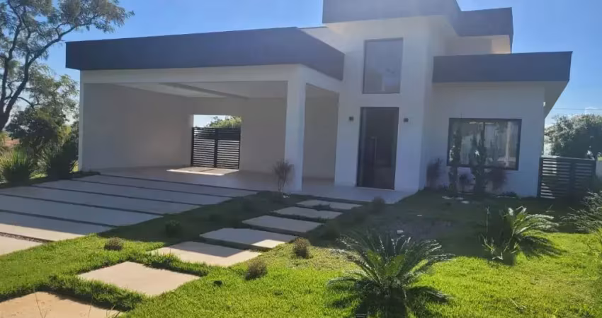 Casa em condomínio fechado santa cristina xiii setor iate.