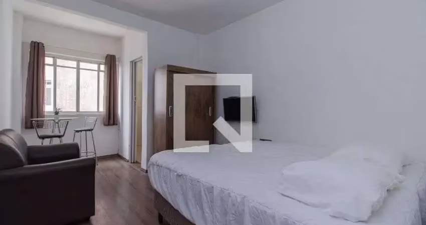 Apartamento para alugar na Rua Castro Alves, Liberdade, São Paulo