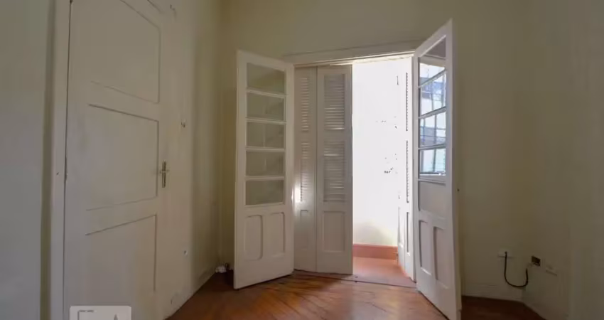 Casa com 2 quartos para alugar na Rua dos Ingleses, Bela Vista, São Paulo