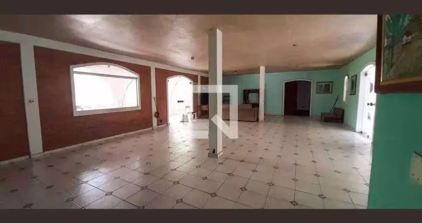 Casa para aluguel - três montanhas, 5 quartos,  998 m² - osasco