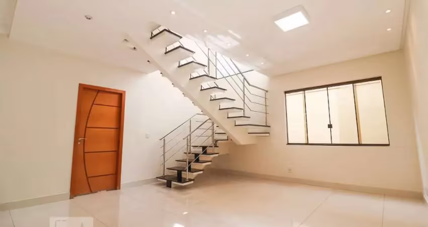 Casa / sobrado em condomínio para aluguel - jardins valência, 3 quartos,  250 m² - goiânia