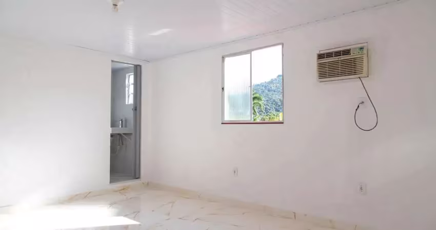 Kitnet / stúdio para aluguel - vargem pequena, 1 quarto,  30 m² - rio de janeiro